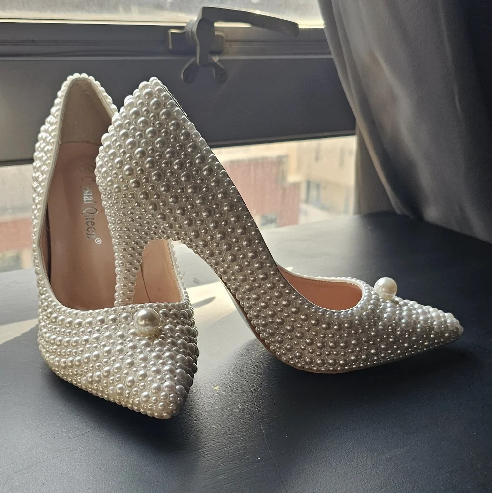 Women's White Pearl-Embellished Pointed Toe Pumps - Picture 2 of 5